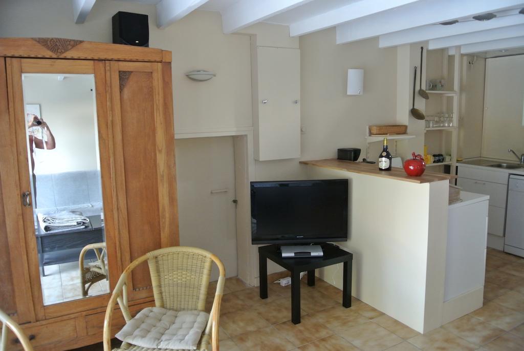 En Avignon 30133 Les Angles Apartment Les Angles  ห้อง รูปภาพ
